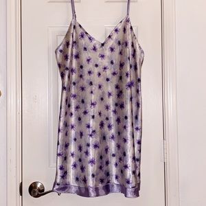 *Authentic Vintage* 90’s Polyester Floral Nightie